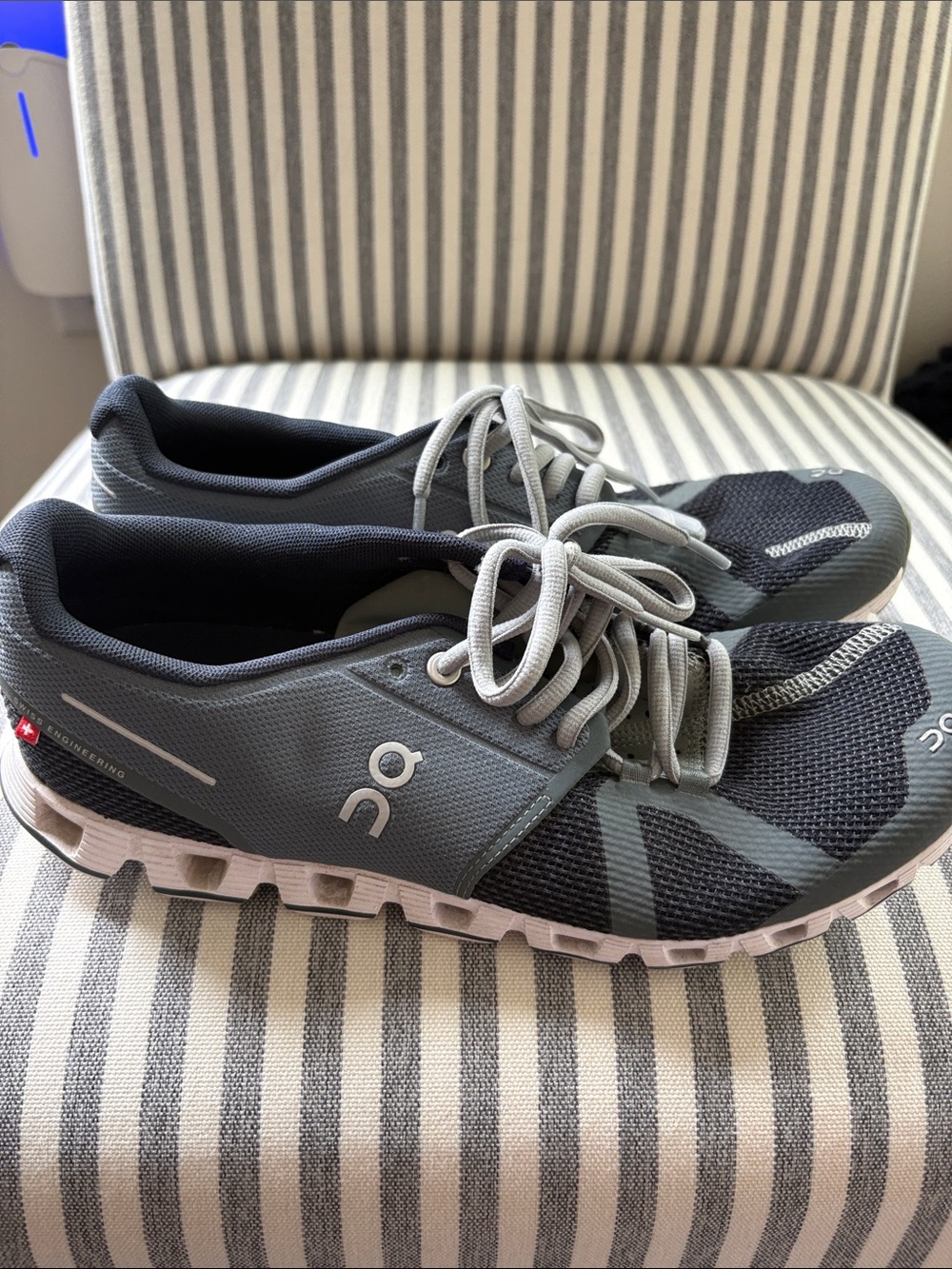 On Running Men's Athletic Shoes - Gray/Black